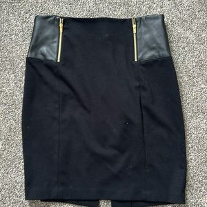 SAKS Knit mini skirt faux leather zippers